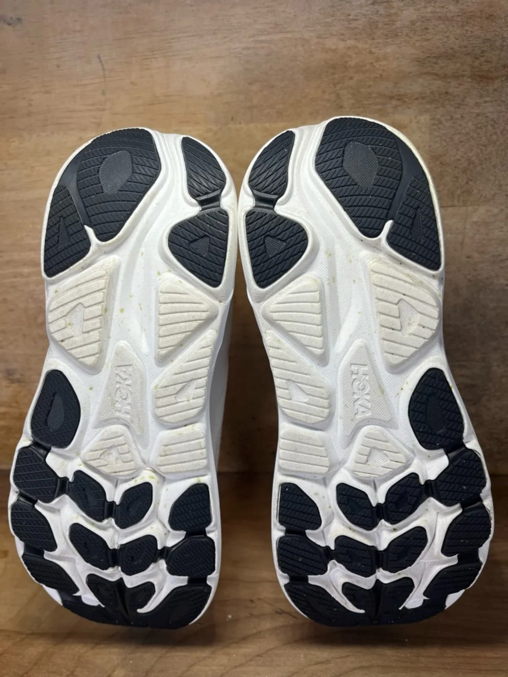 Hoka One One Clifton 10 Mens Size 11.5 Running Shoes Sneakers White Black - Picture 10 of 14